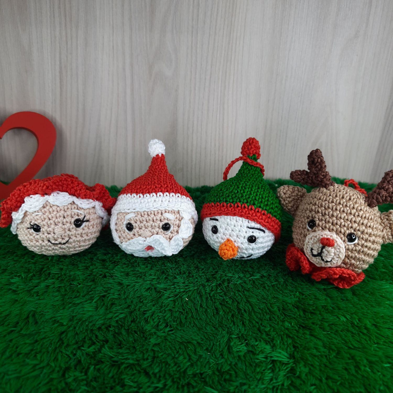 Kit Bolas de Natal em Amigurumi.