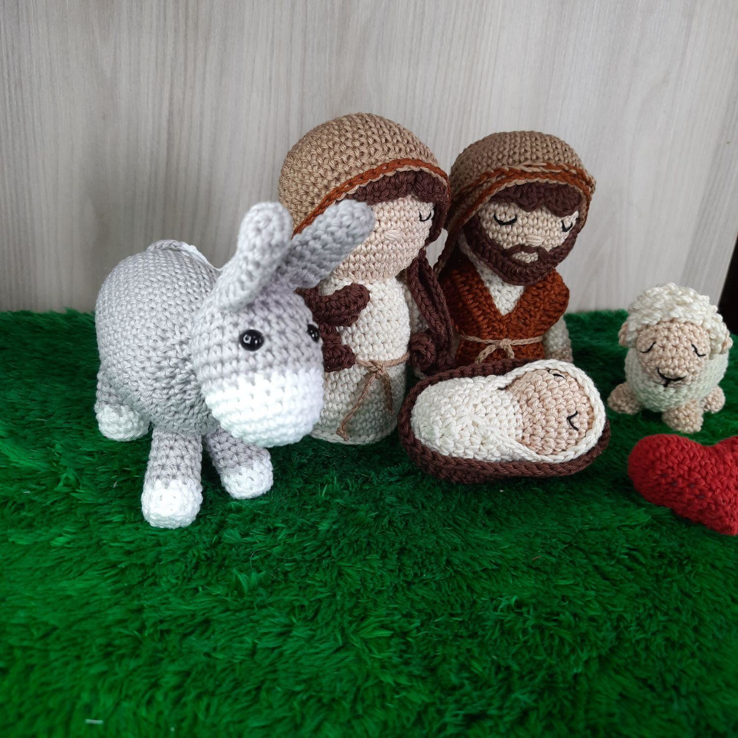 Sagrada Família em Amigurumi. - Imagem 3