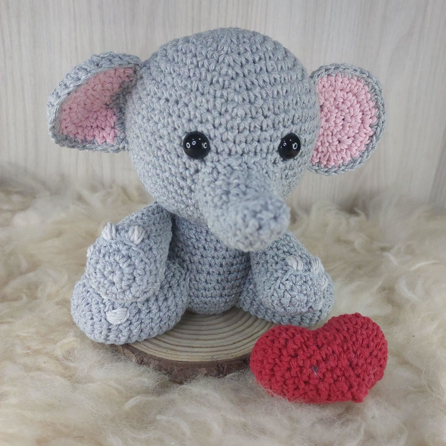 Elefante Baby Safari em Amigurumi.
