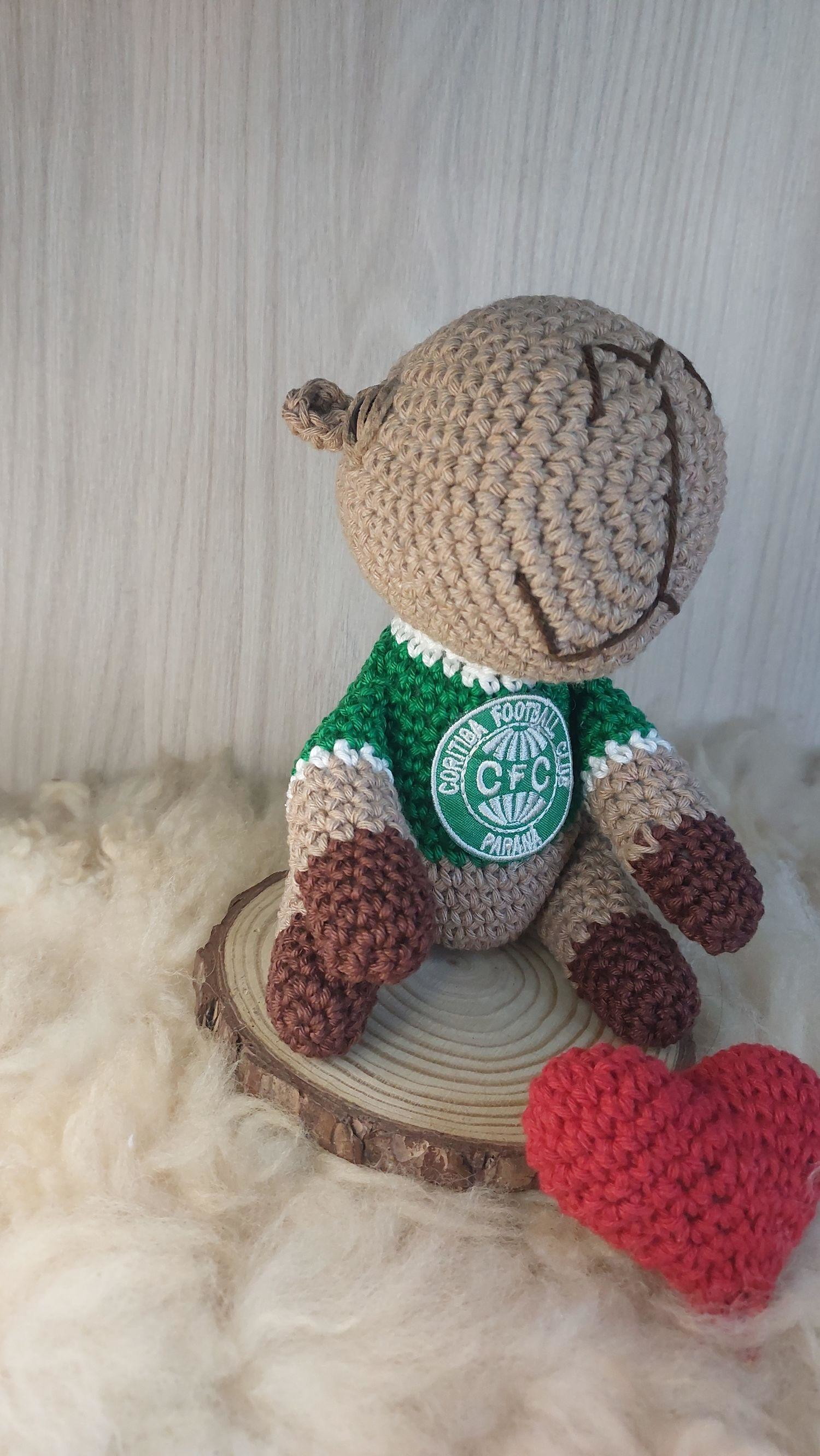 Capivara Torcedora do Coritiba em Amigurumi.