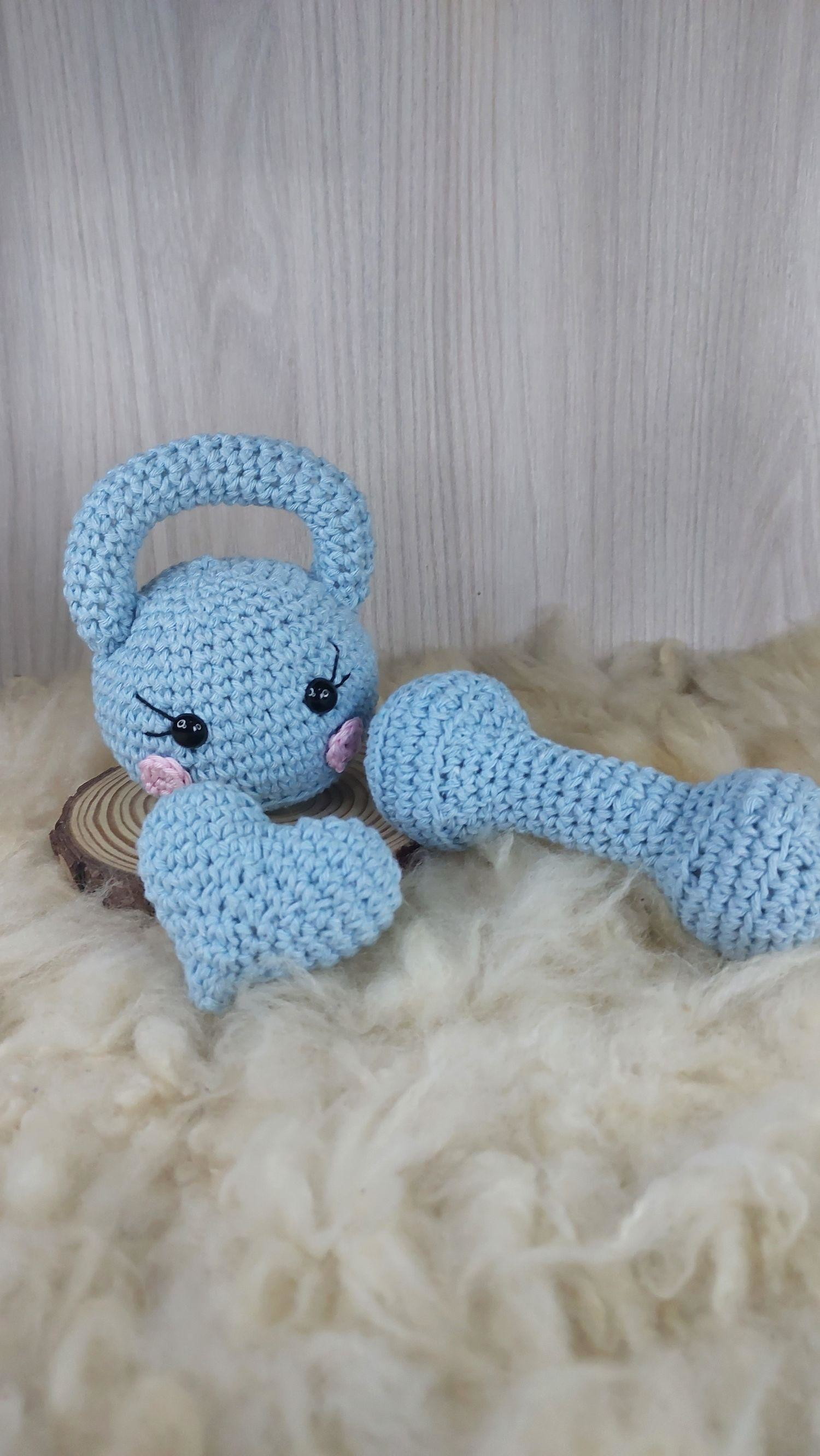 Baby Kettlebell e Haltere Azul em Amigurumi - Imagem 4
