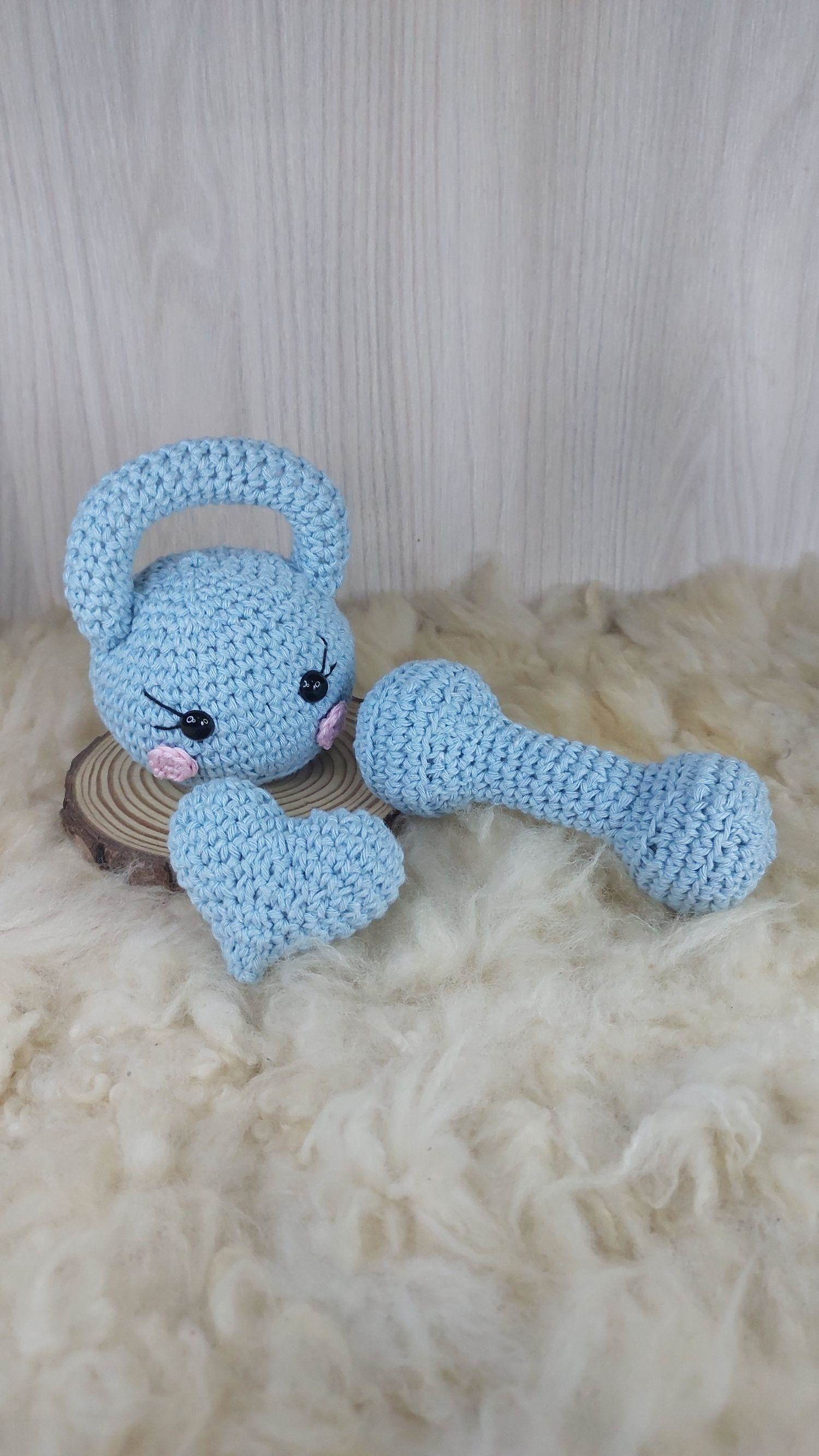 Baby Kettlebell e Haltere Azul em Amigurumi