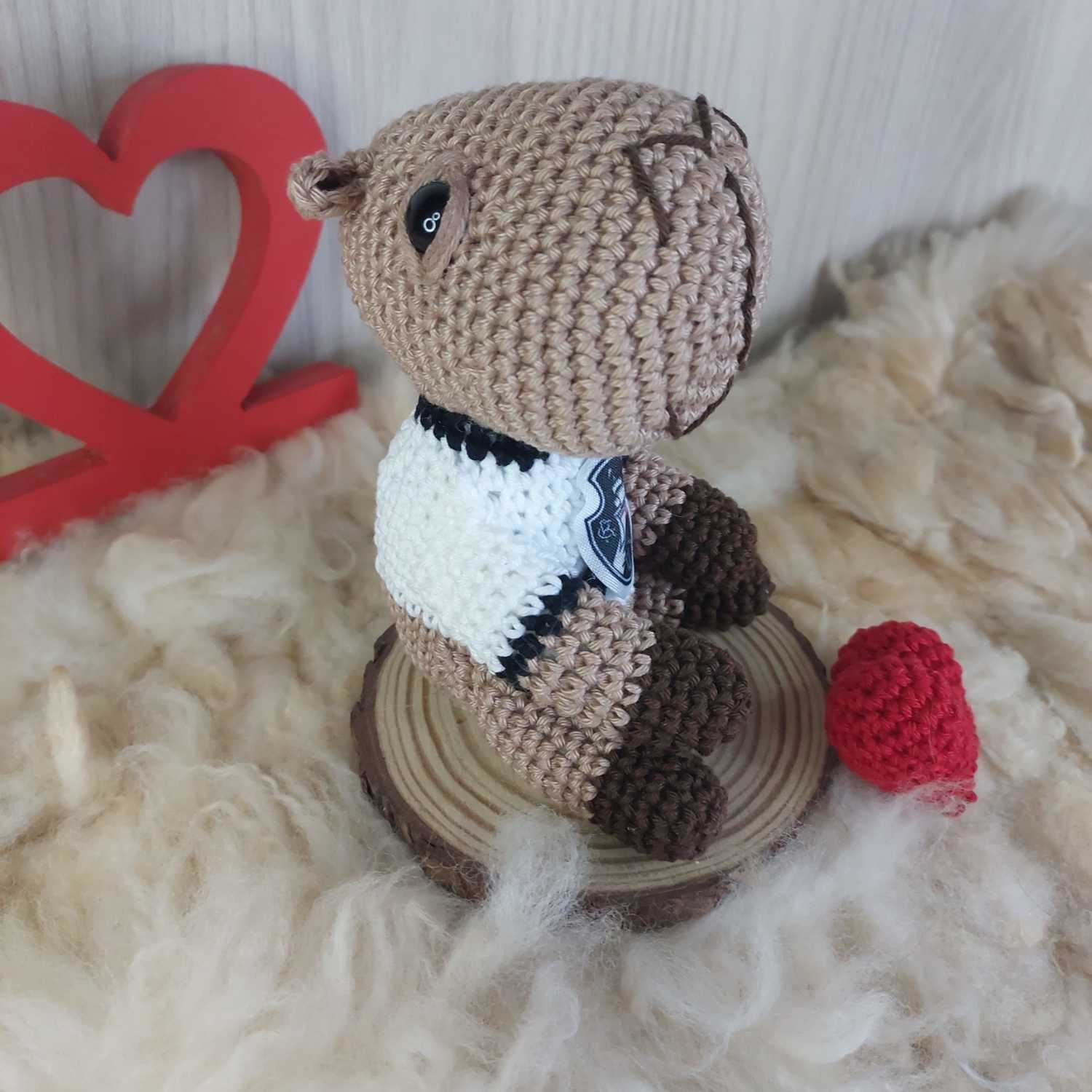 Capivara Torcedora do Vasco em Amigurumi.