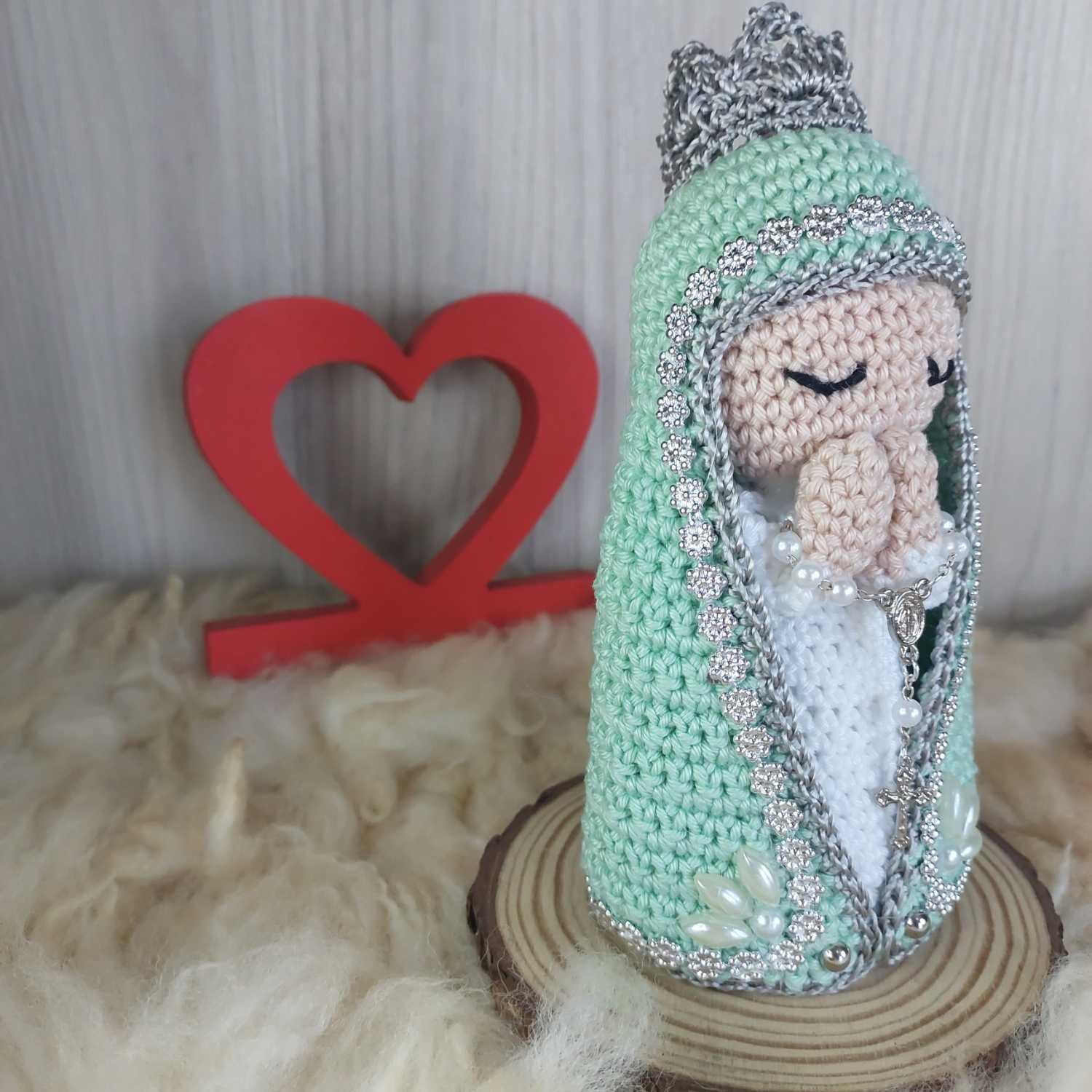 Santinha Manto Verde em Amigurumi. - Imagem 2