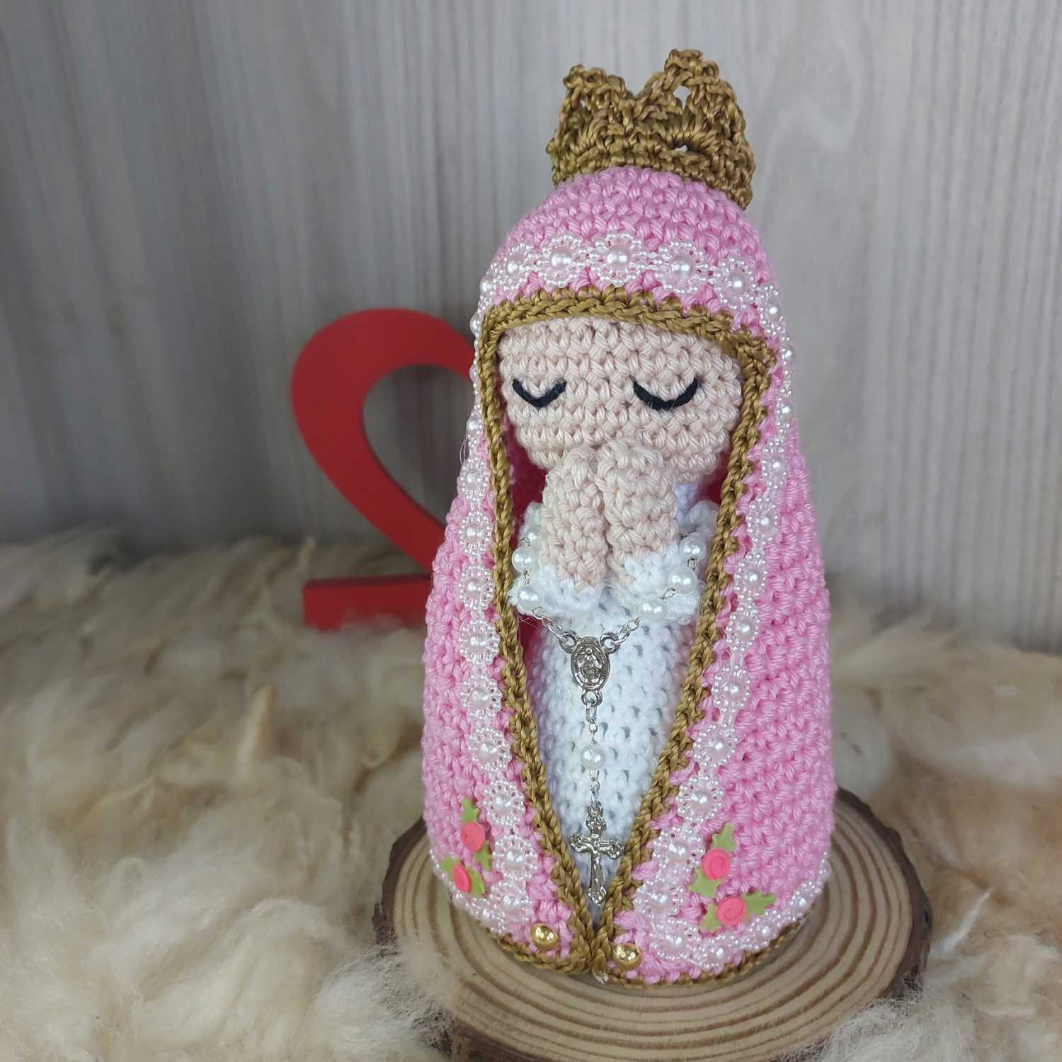 Santinha Manto Rosa em Amigurumi. - Imagem 3