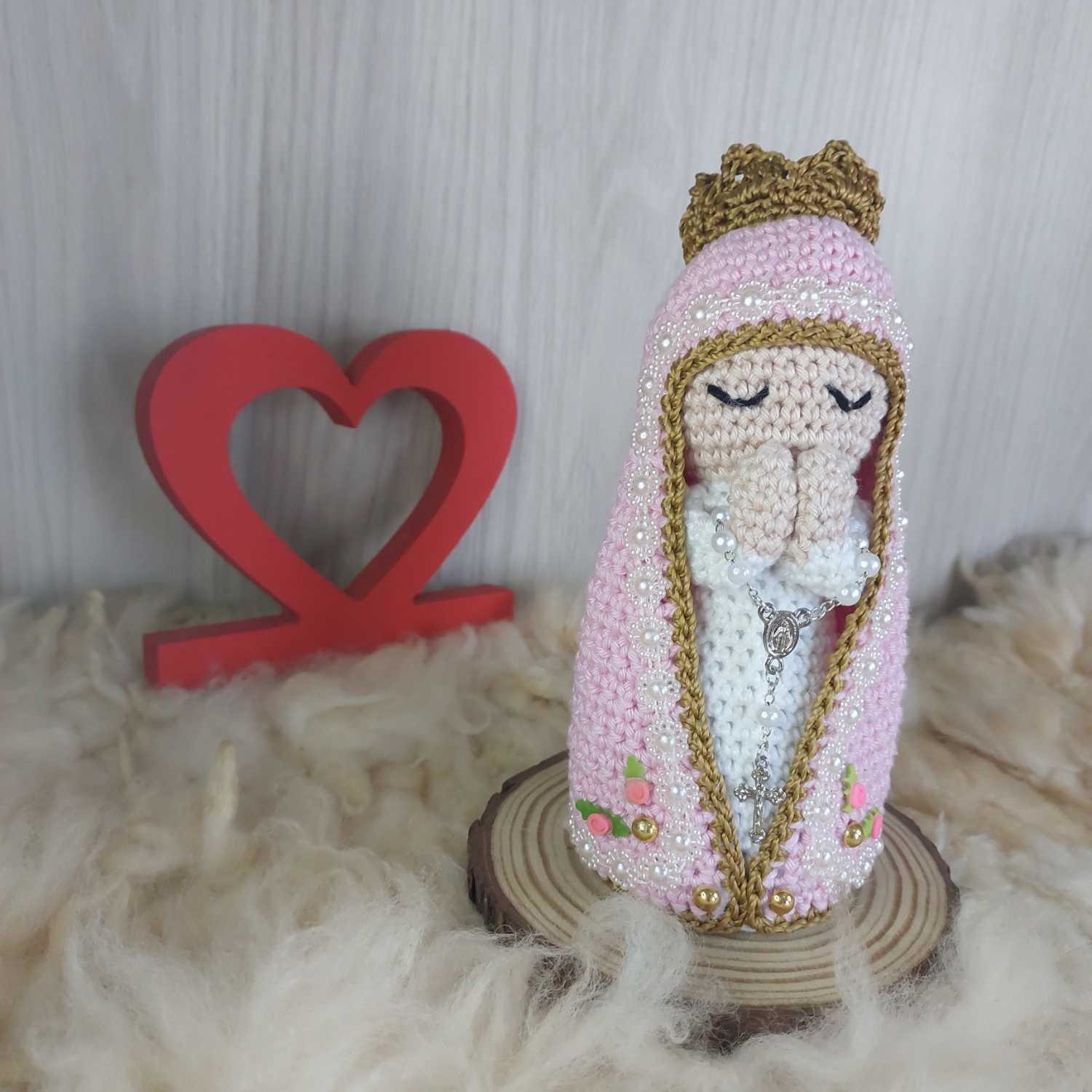 Santinha Manto Rosa em Amigurumi. - Imagem 2
