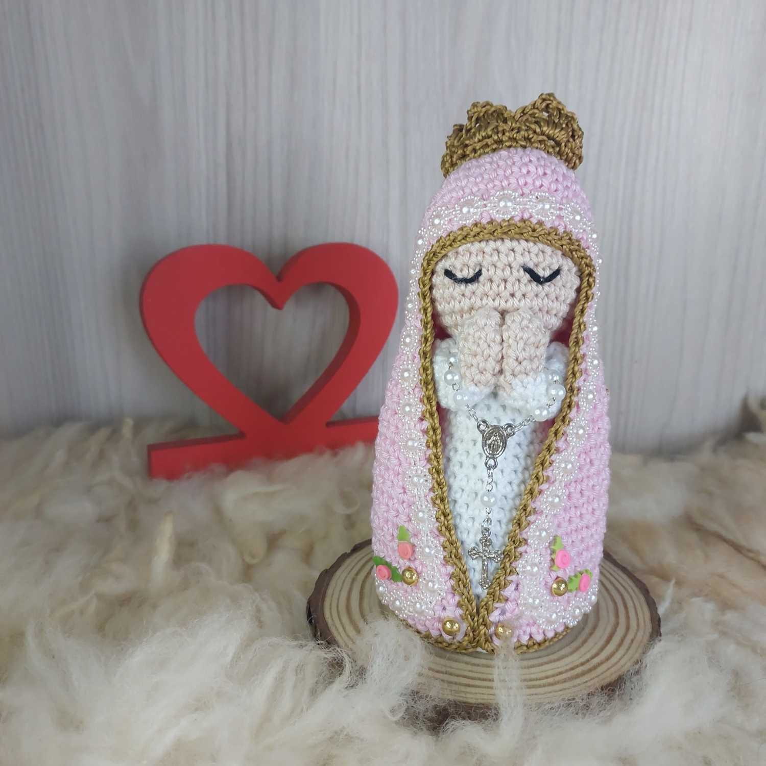 Santinha Manto Rosa em Amigurumi. - Imagem 4